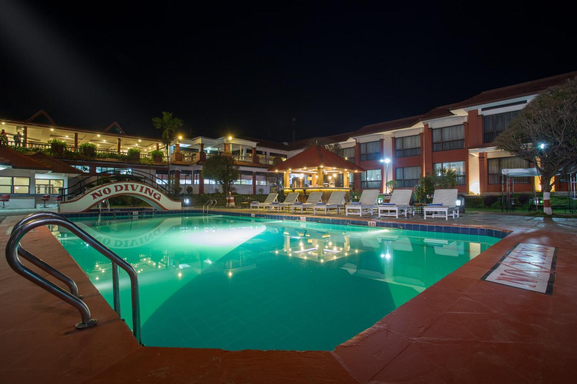 Hotel Pokhara Grande Exterior foto